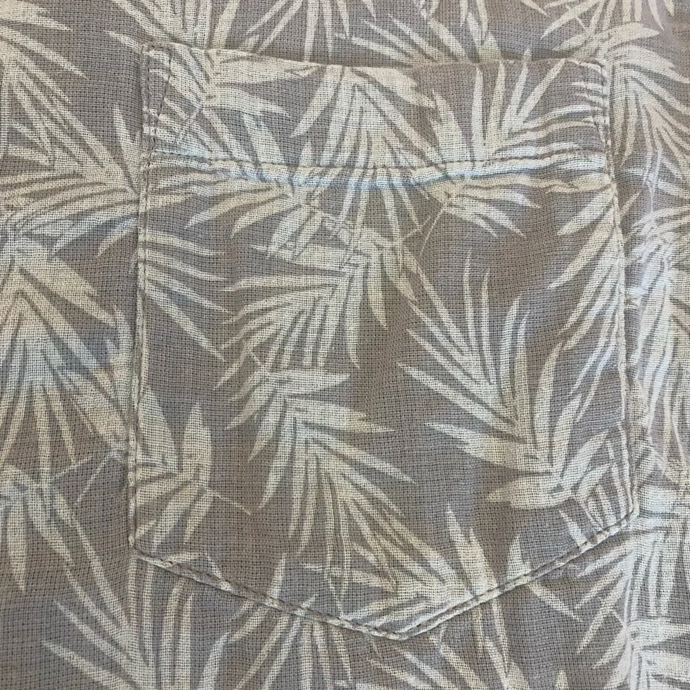 Banana Republic Men's Palm Print Shirt - Light Gray